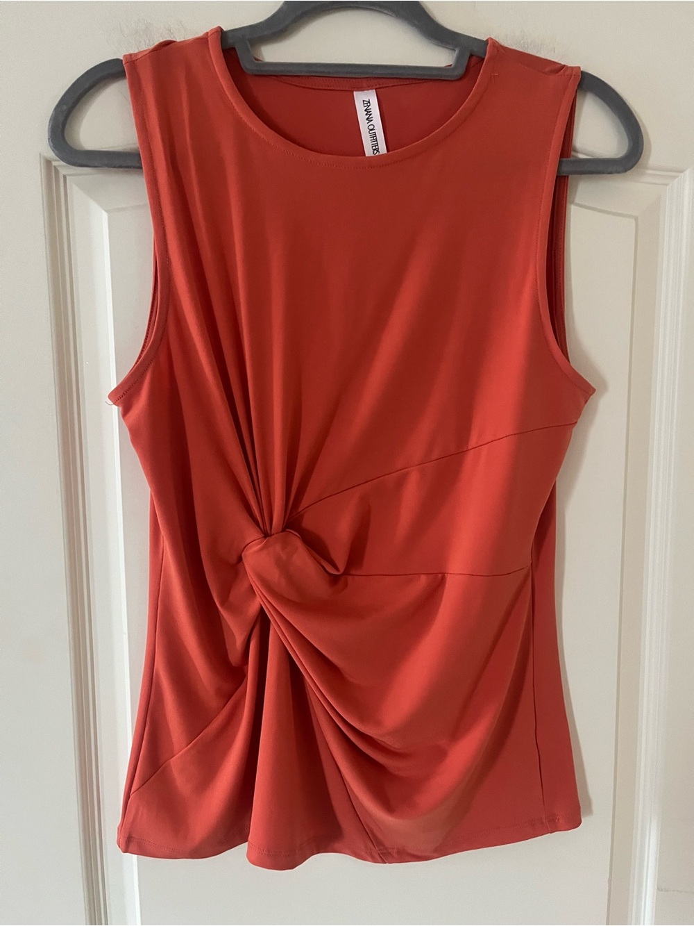 Zenana Outfitters Sleeveless Twist-Front Top in Coral Orange Women’s size small - Picture 8 of 12